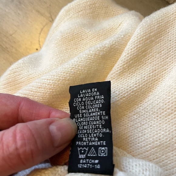 Peeking Black Cat Plus-size Sweater 1X - Picture 8 of 9